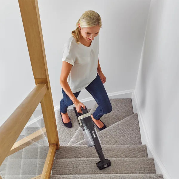 Shark Stratos Anti Hair Wrap Plus Pet Pro Cordless Vacuum [Single Battery] IZ400UKT