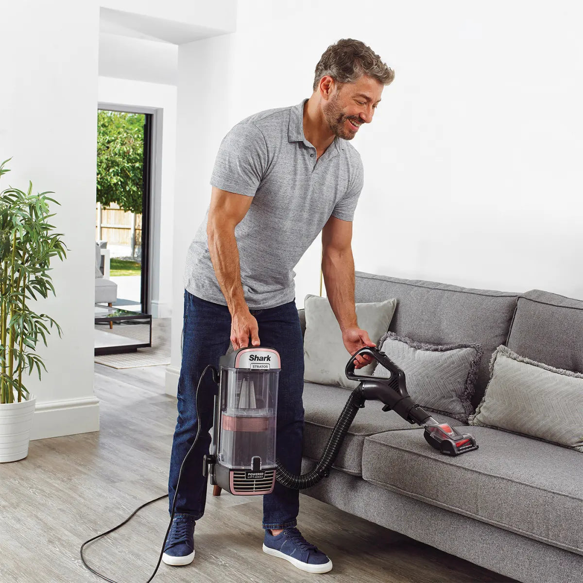 Shark Stratos Pet Pro Anti Hair Wrap Plus Anti-Odour Upright Vacuum [NZ860UKT]